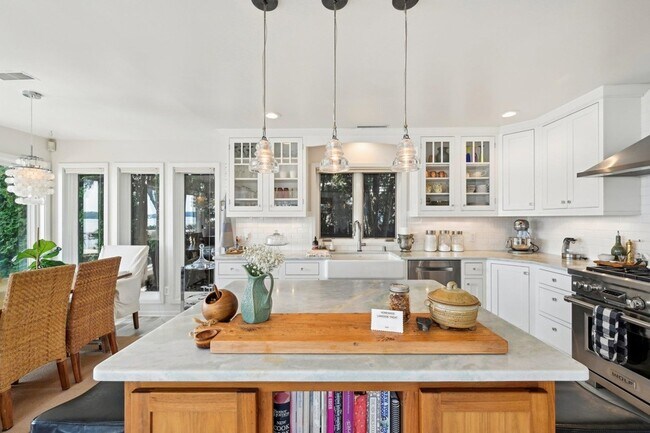 Building Photo - 2800 Tomahawk Ct