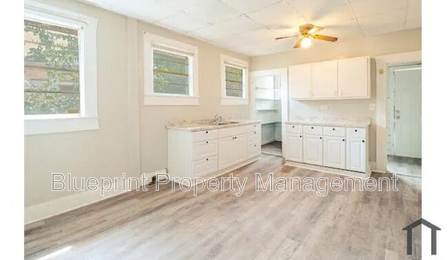 Building Photo - 1521 Graymont Ave W