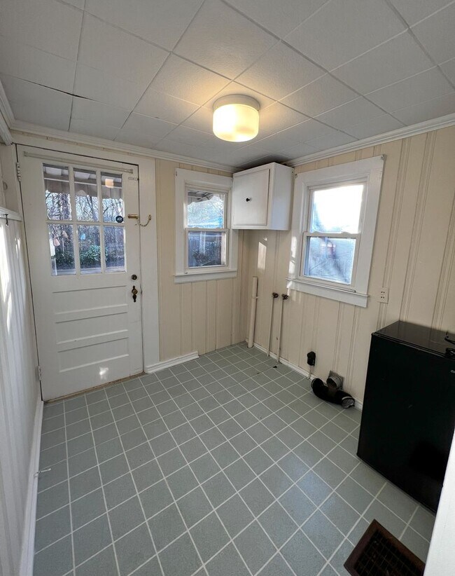 Building Photo - FOR RENT IN ARDMORE!!