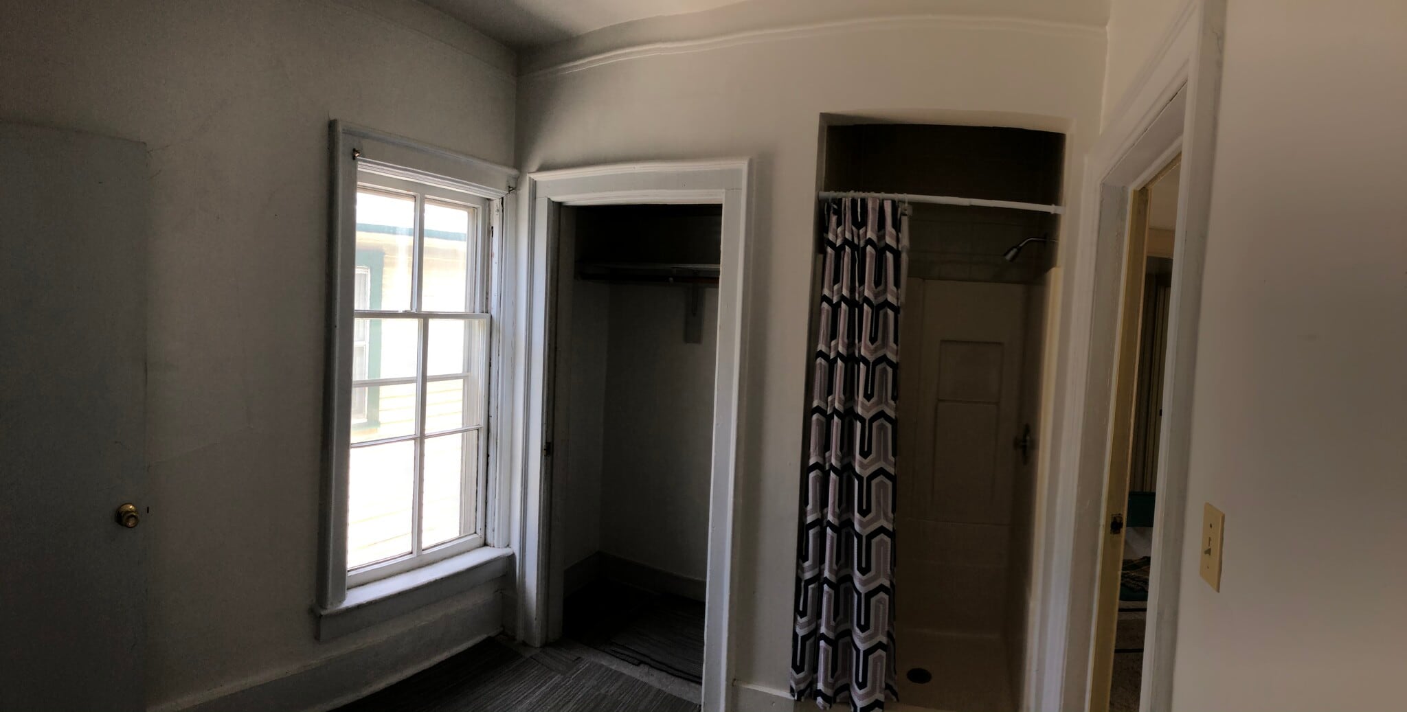 N/W Bedroom w/shower - 1527 N Jackson St