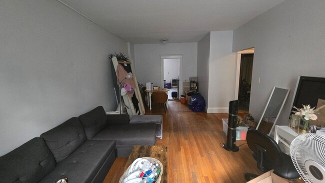 Building Photo - Available now - Coolidge Corner 2 bed