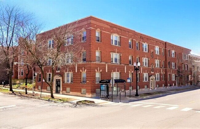 Primary Photo - 6934 N Lakewood Ave
