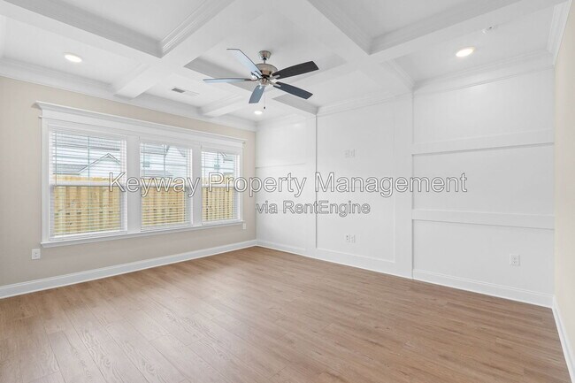 Building Photo - 3199 Venetian Dr
