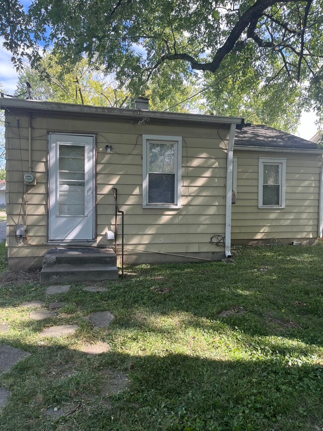 Rear view - 5905 Greenfield Ave