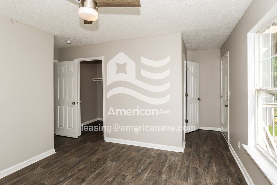 Building Photo - 2117 W Burnett Ave