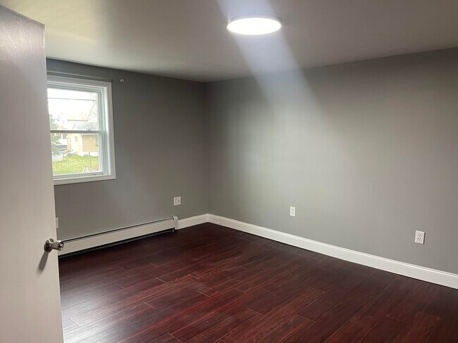 1st Bedroom - 202 Jefferson St