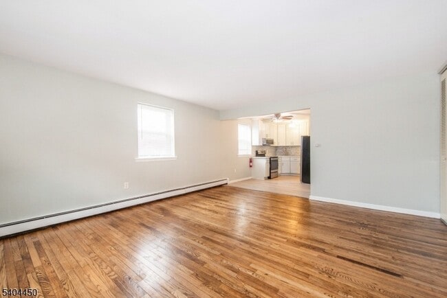 Building Photo - 191 N Beverwyck Rd