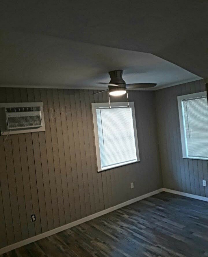 Unit #2 - 130 Glenwood Ct