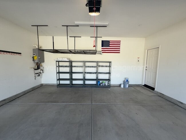 Building Photo - 20947 Spring Mountain Rd