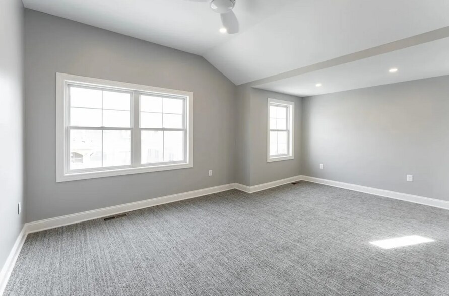 Building Photo - 4464 Broadway Blvd