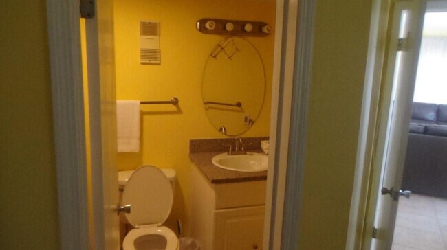 Building Photo - 497 Plantation Rd