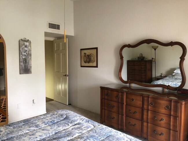 Building Photo - ASK ABOUT OUR REDUCED SUMMER RATES!!! Comfortable & Inviting Home in Leisure World a 45+ Active A...