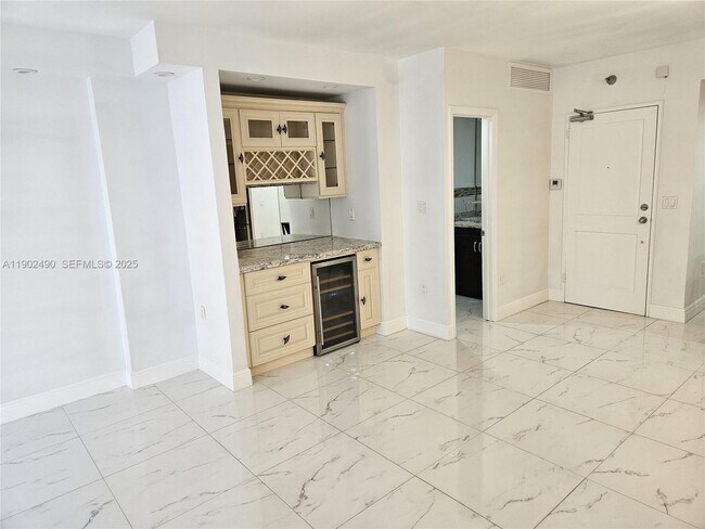 Building Photo - 10185 Collins Ave