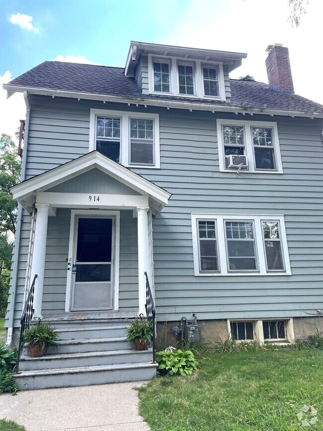 Building Photo - 914 Vaughn St
