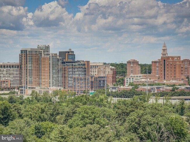 Building Photo - 2059 Huntington Ave