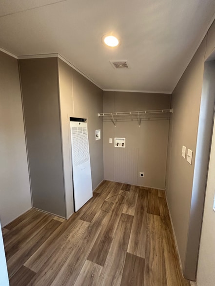 Building Photo - 3000 S 9th Ave