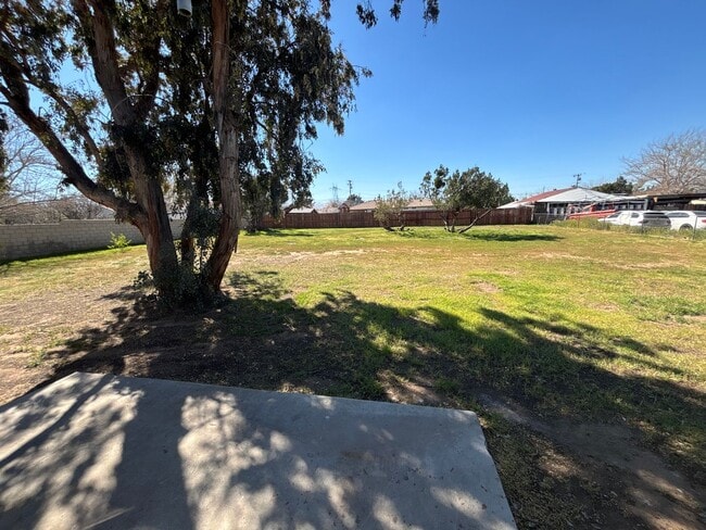 Building Photo - DESIRABLE MESA LOCATION