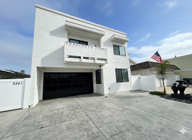 Primary Photo - Oxnard Shores: Huge Rooftop Deck w/Ocean Views!