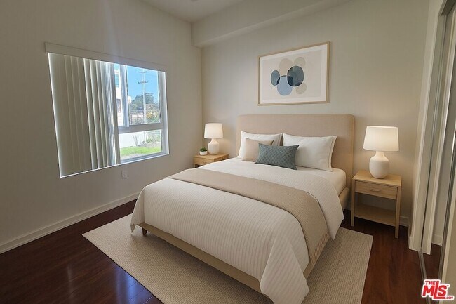 Building Photo - 12132 Hart St