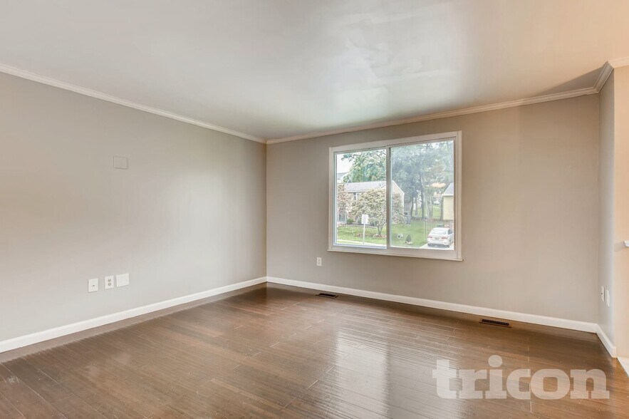 Building Photo - 329 Kearney Dr