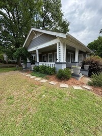 Building Photo - 3 Bedroom 1.5 bathroom home on East North ...