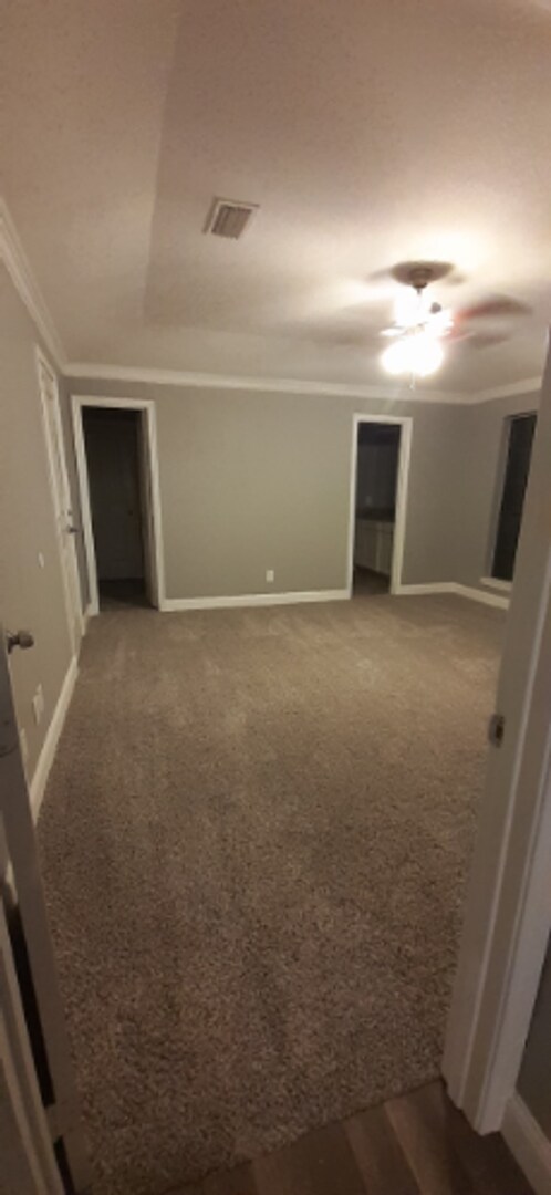 Building Photo - 2202 Greenbriar Ct