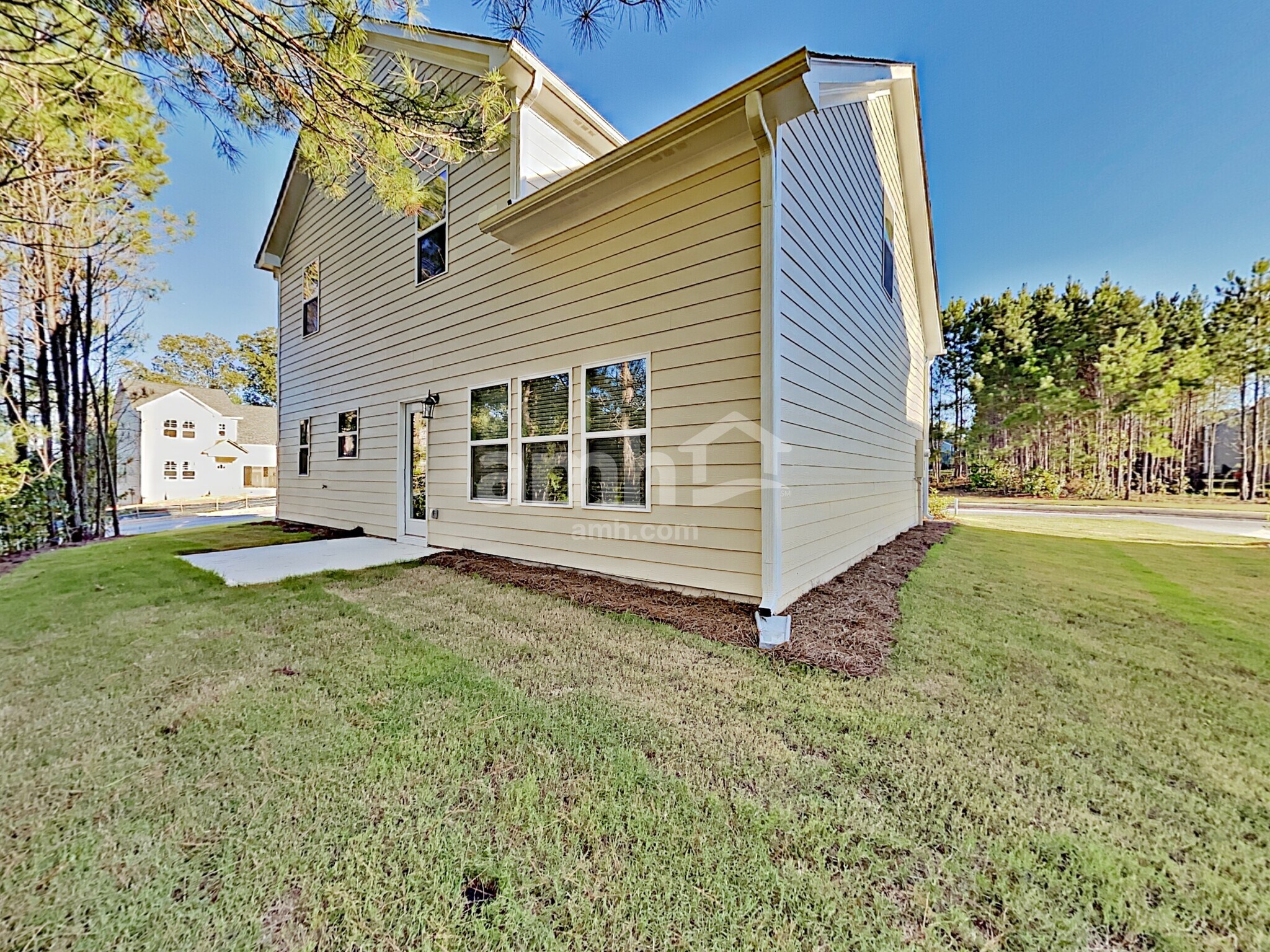 Building Photo - 573 Camp dr