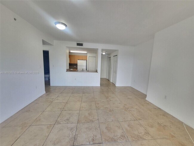 Building Photo - 435 SW 12th Ave