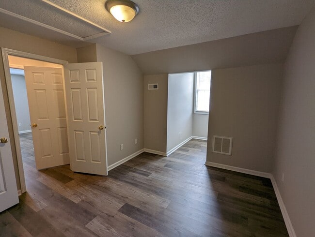 Building Photo - 700 Sykes St