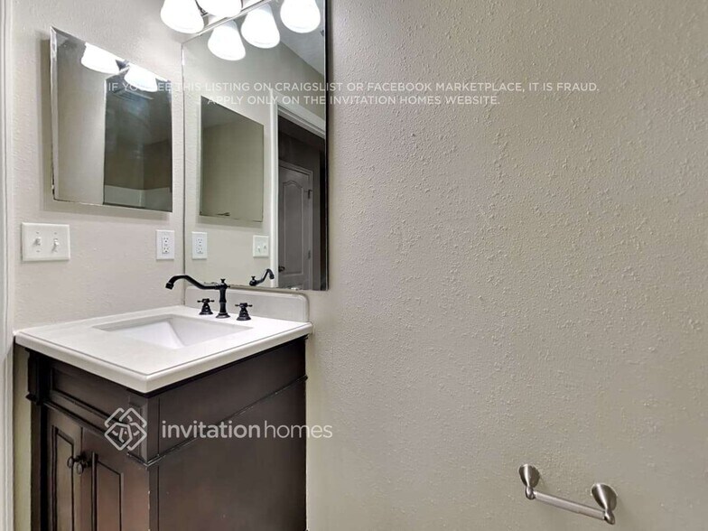 Building Photo - 344 Bostwick Cir