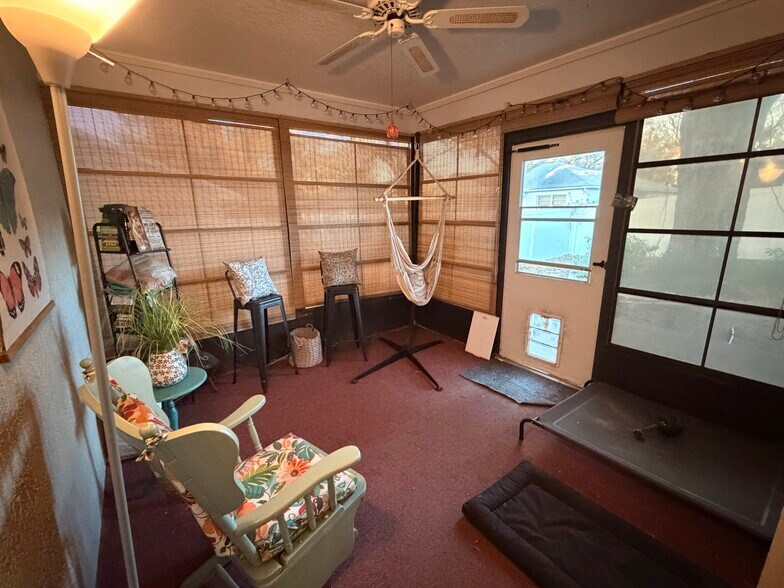 Building Photo - 7308 Fairwood Ave