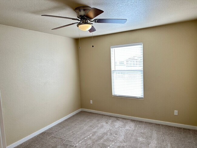 Building Photo - BEAUTIFUL 4BD HOME in NE COL SPGS w/ MAIN-LEVEL MASTER SUITE & AC - Security Deposit Alternative ...