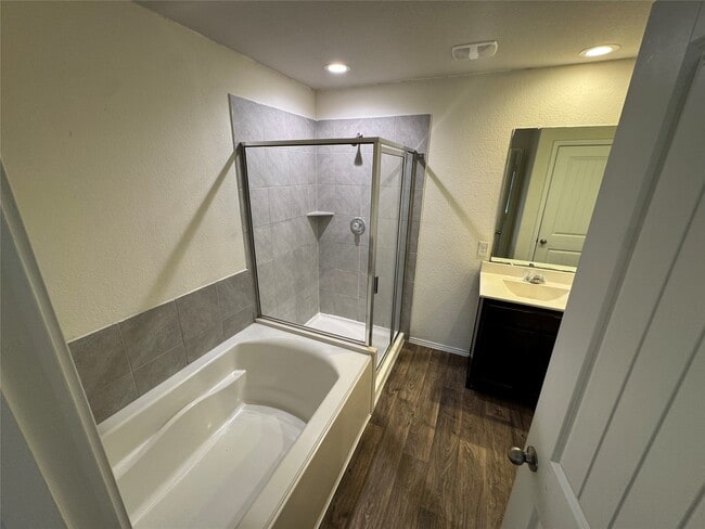 Building Photo - 8522 Aster Gln Wy