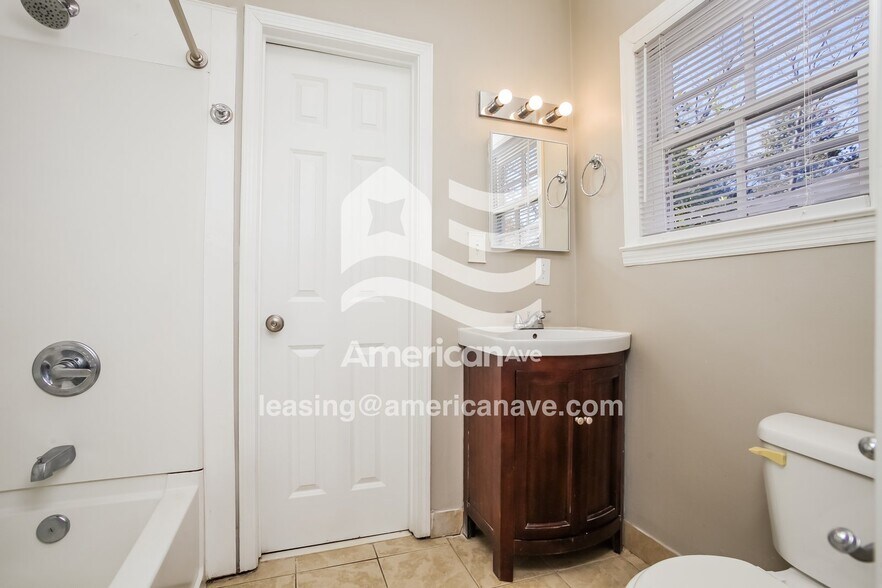 Building Photo - 1409 Highland Ave