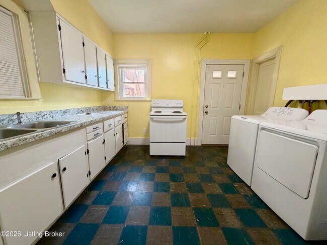 Building Photo - 2733 Preston Hwy