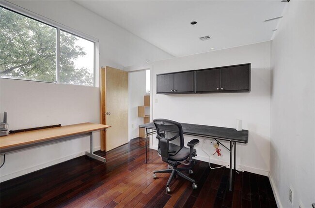 Building Photo - 508 E 53rd St