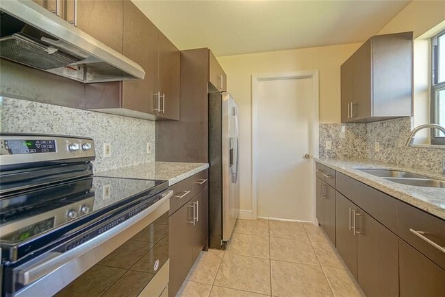 Primary Photo - 5720 SW 26th St