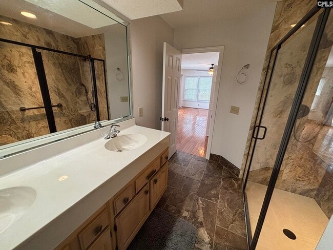 Building Photo - 221 Timberlake Dr