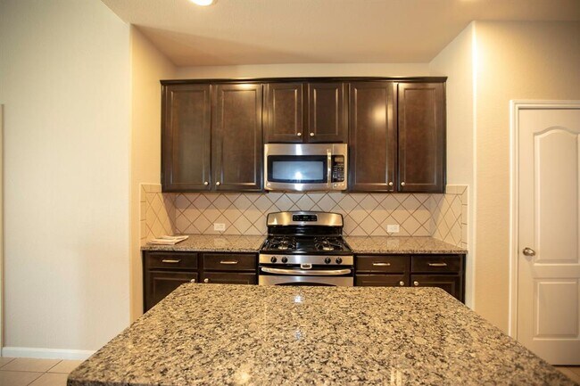 Building Photo - 7010 Stevenson Dr