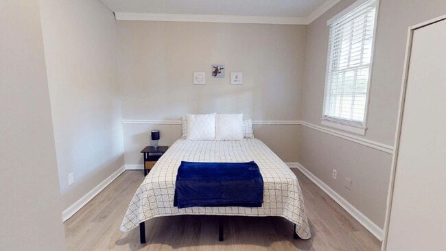 Building Photo - THE UNION GROVE | Gorgeous renovated home in Lithonia featuring large common areas, a spacious ki...