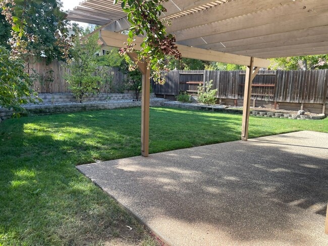 Building Photo - BEAUTIFUL 2 STORY IN FOLSOM WITH 4 BED, 3 ...