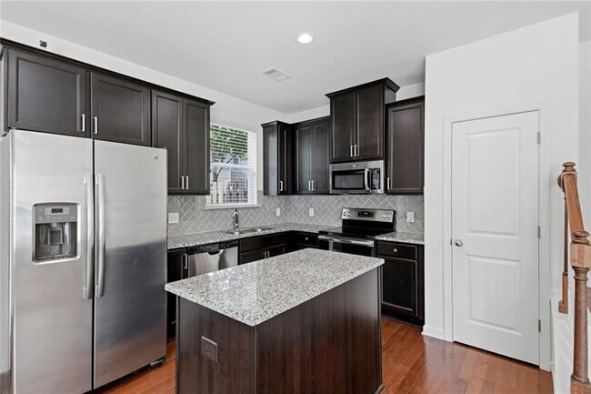 Building Photo - 2705 Avanti Way