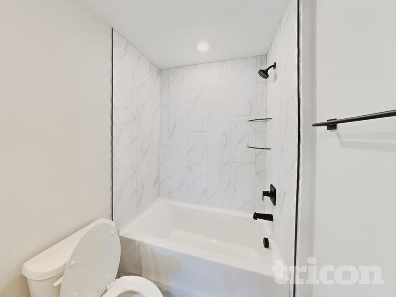 Building Photo - 520 Kingwood Ln