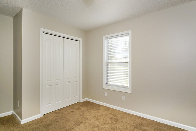 Building Photo - 3 Bedroom Huntsville Home