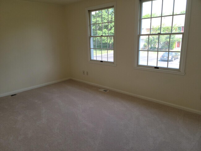 Building Photo - 9410 Tracey Lynne Cir
