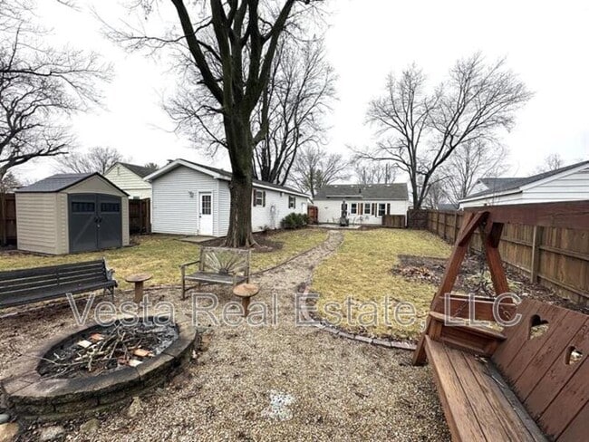 Building Photo - 727 Dale St