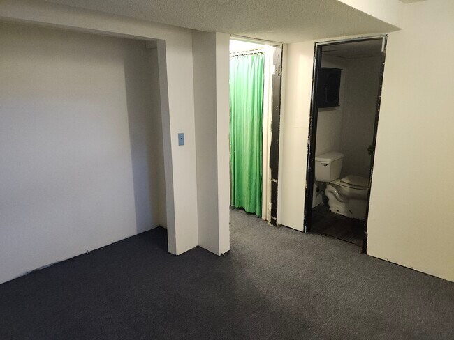 Building Photo - 11461 W 107th Pl