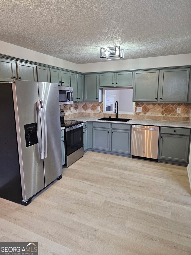 Building Photo - 101 Rampart St