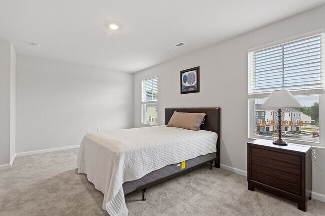 Building Photo - Furnished 3 Bedroom 3 Bath Townhome Wake Forest