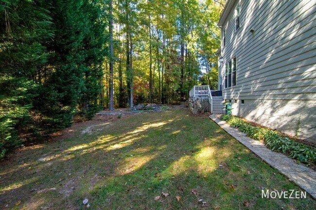 Building Photo - 123 Greymist Ln